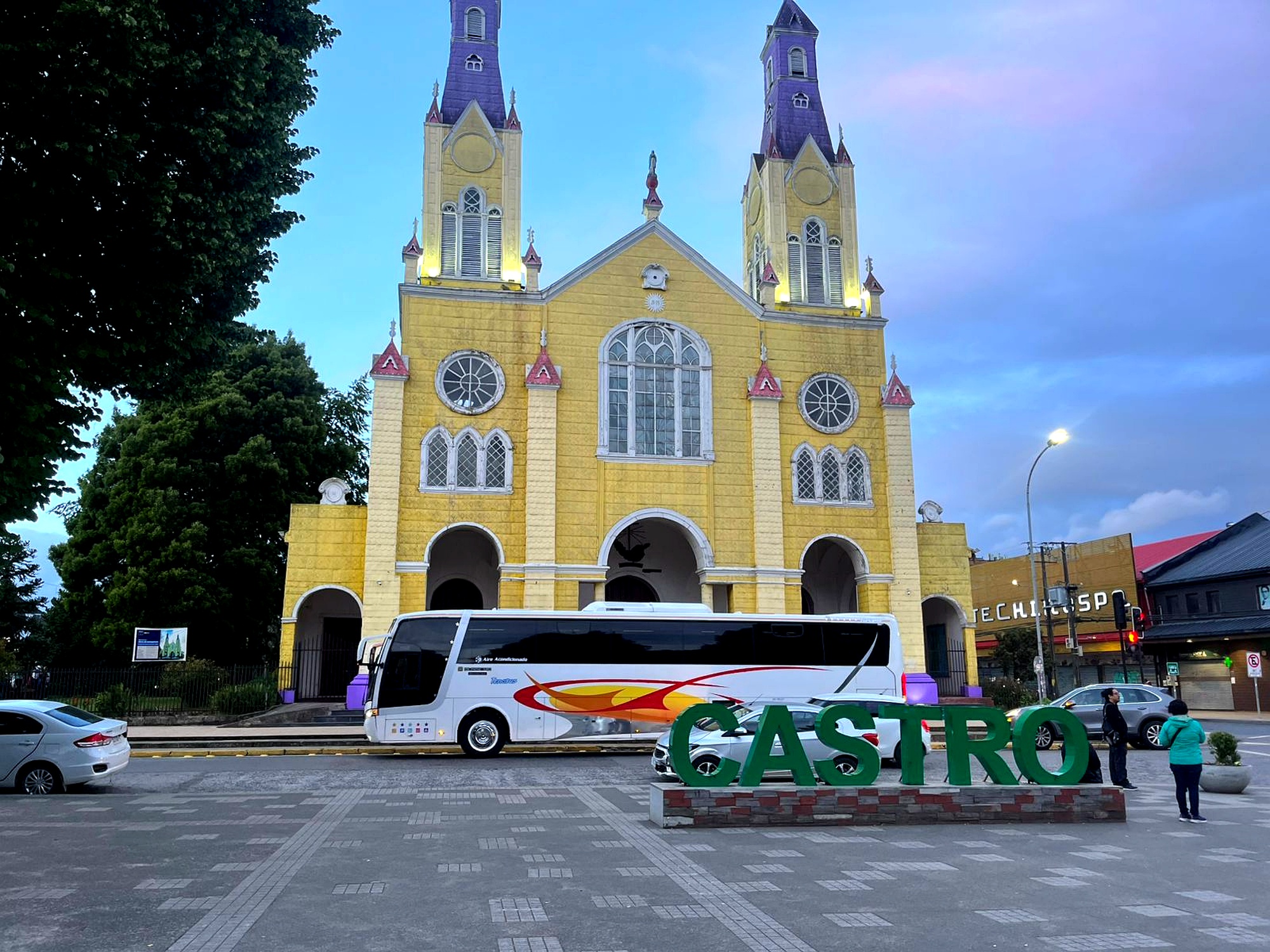 Bus EmiBus 13 - Flota moderna y confortable