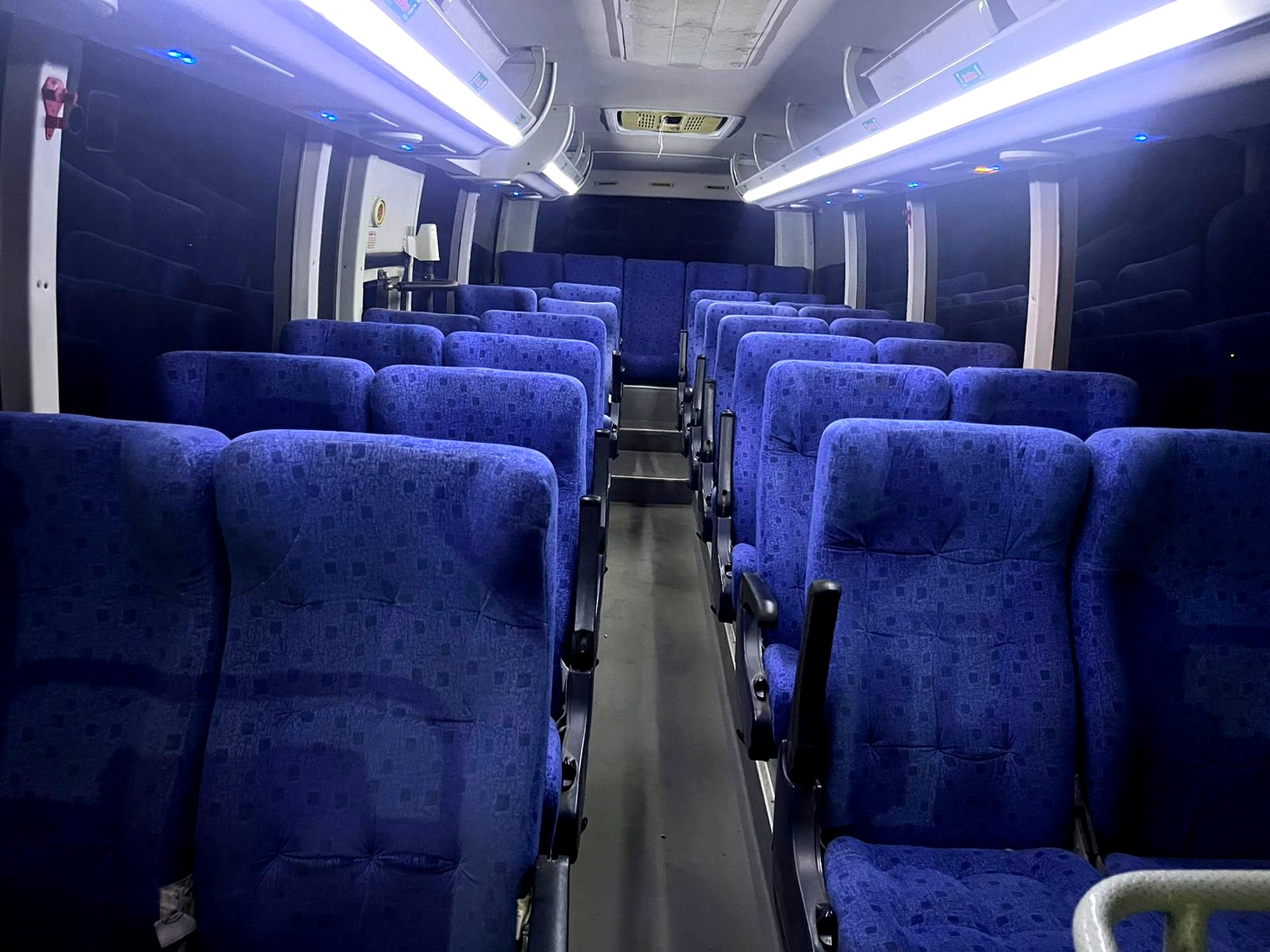 Bus EmiBus 17 - Flota moderna y confortable